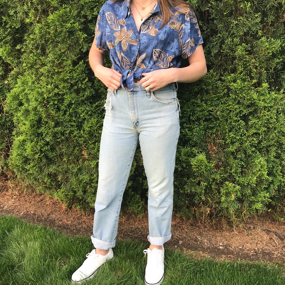 Hawaiian Floral Shirt 🌺